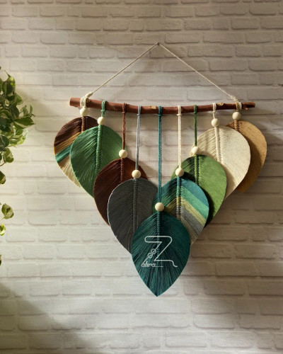 آویز ۹ برگ با مهره چوبی